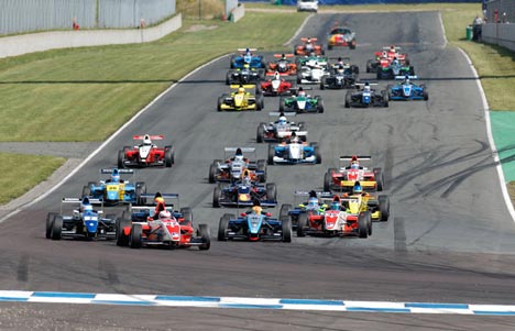 Det store felt i den Nordeuropæiske Formel Renault-serie.